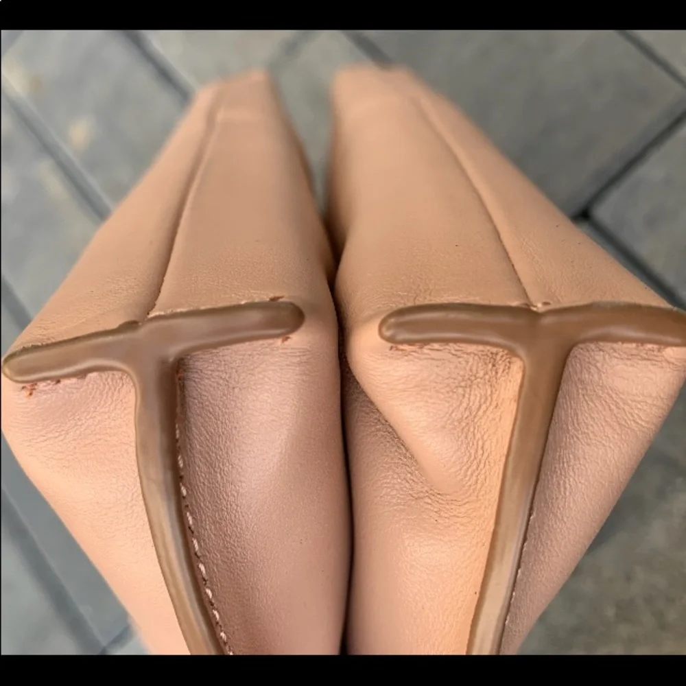 Banana Republic Leather Shoulder Bag in Neutral NWTs